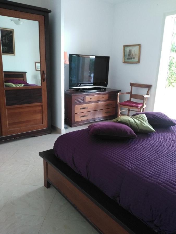 Chambres De La Terre Blanche Санари-сюр-Мер Экстерьер фото
